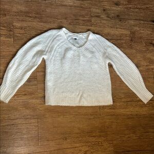 Universal Thread Cream V-Neck Sweater